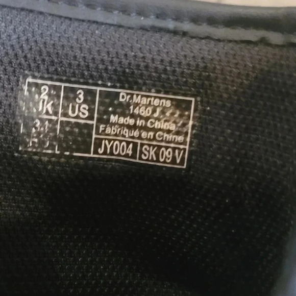 DR. MARTENS 1460 AirWair black patent leather 8 eye lace-up zipper boots Size 3 - Picture 9 of 12